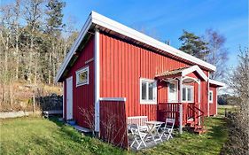 Beautiful Home In Fjllbacka With 2 Bedrooms And Wifi